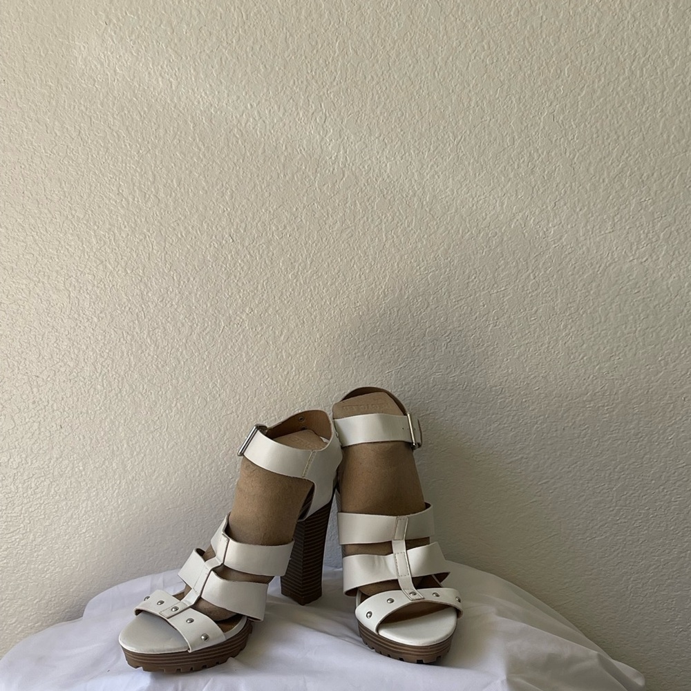 Elegant White Strappy Women's Sandals